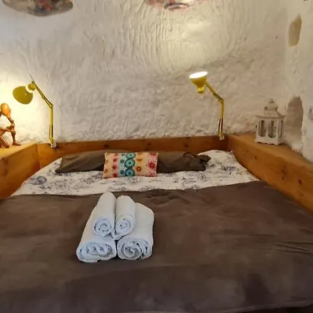 בקתה Andenes Cave