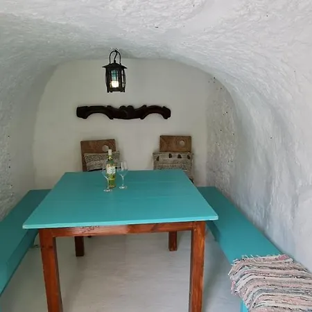 Chalet Andenes Cave
