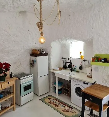 Andenes Cave Chalet *