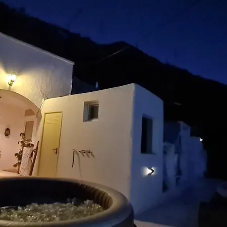 Chalet Andenes Cave