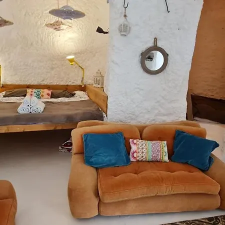 בקתה Andenes Cave Coruna